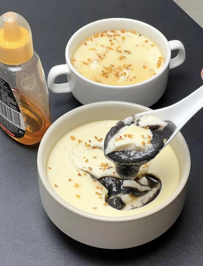 ”甜品为什么让这么多年轻人上了头?PG麻将胡了免费模拟器一碗“老干部(图3) ”甜品为什么让这么多年轻人上了头?PG麻将胡了免费模拟器一碗“老干部(图3)