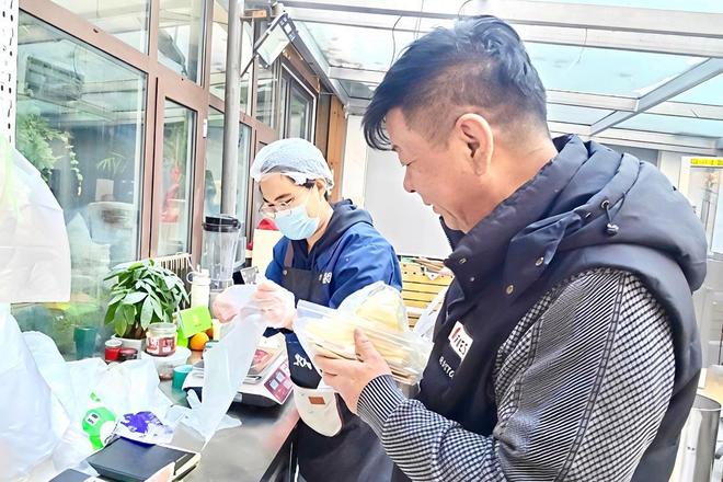 领到“煎饼女王”！她们用一张杂粮饼摊出逆袭人生PG麻将胡了免费试玩模拟器你的样子｜从失业白(图6)